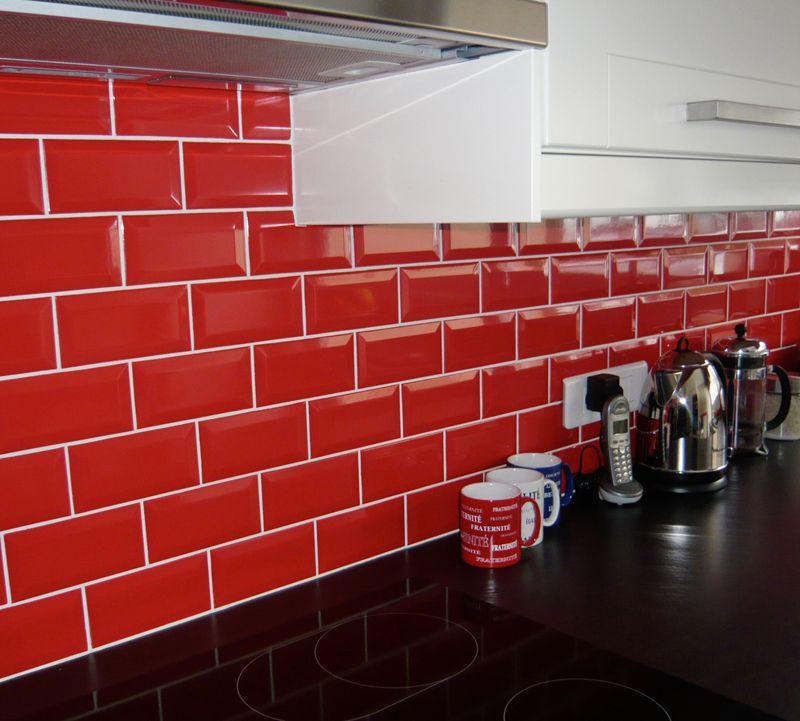 CARR METRO RED 10 X 20 WALL 0,8 M²/PQ