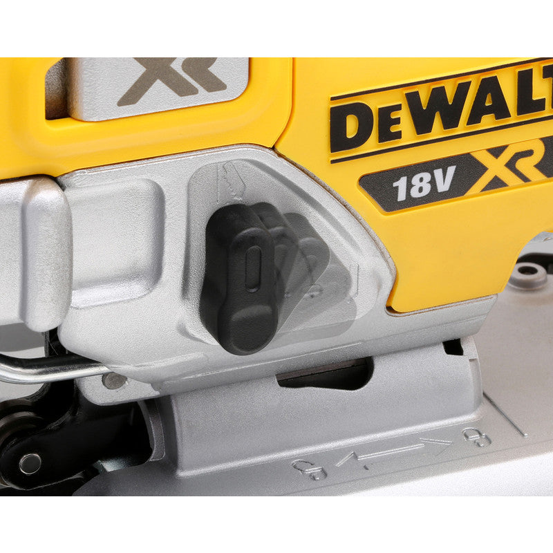 SCIE SAUTEUSE 18V XR BRUSHLESS 2X 5.0AH, Debrico, magasin de matériaux de construction sur Bruxelles