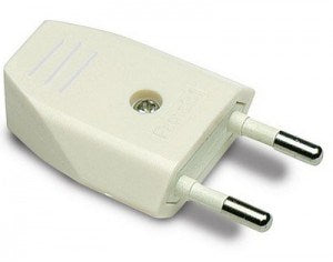 FICHE PLATE 2,5A BLANC 220V MALE
